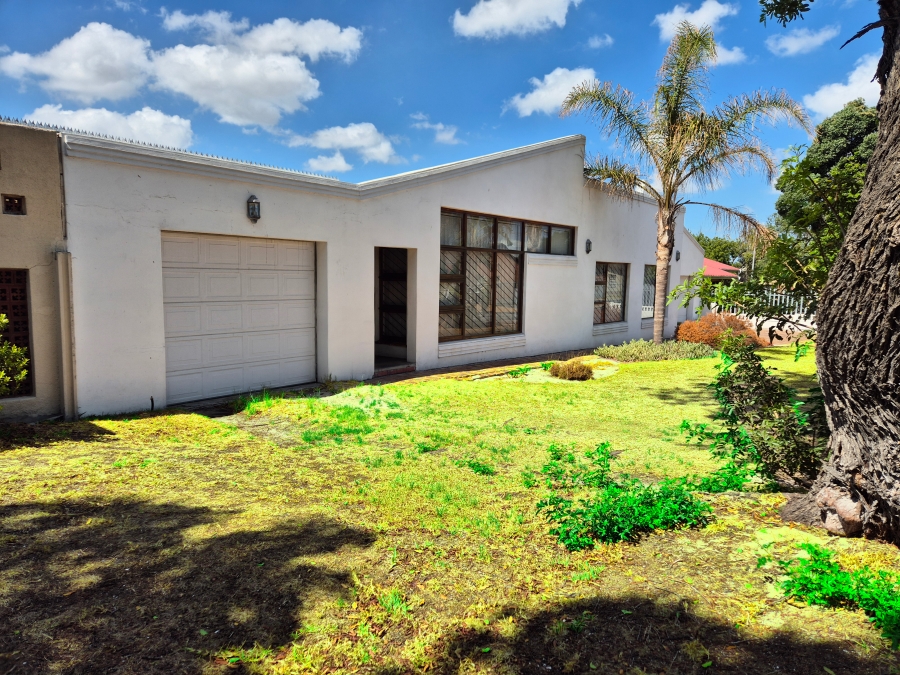 3 Bedroom Property for Sale in Mabille Park Western Cape